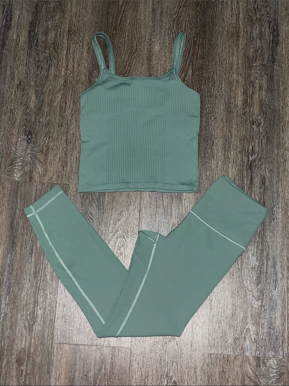 NWOT Lululemon Matching Ribbed Grey Eucalyptus Set. Size 4 - Picture 4 of 12
